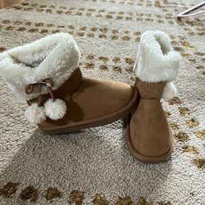 NWOT Thereabouts Cozy Brown Boots with Faux Fur Trim and Pom poms 8
